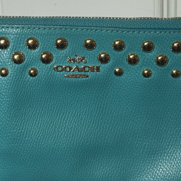 💎 Coach F53140 Leather Turquoise Gold Studded Hardware and Gold Chain Crossbody - Picture 3 of 13